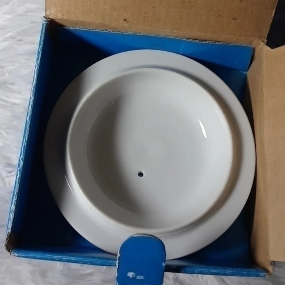 Canadian Collection Porcelain Lidded Mug